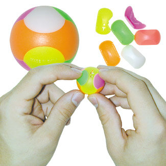 Игрушки для торговых аппаратов "Мяч головоломка" 28 мм